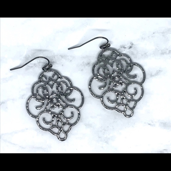 NEW ✨💎 Gunmetal Scroll Filigree drop earrings - Picture 4 of 4